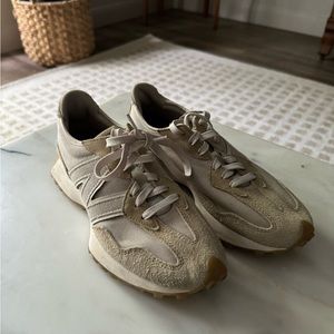 New Balance 327 M7.5